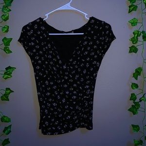 Cute flower patterned blouse !